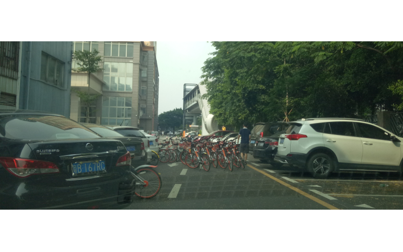 同學(xué)32年，相見后送別，計(jì)算機(jī)科學(xué)系轉(zhuǎn)行模具廠后的見面