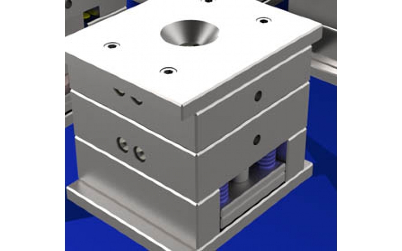 PET材料生產(chǎn)酒包裝盒，透明，模具必須冷卻，導(dǎo)致縮水率不能用1.5%